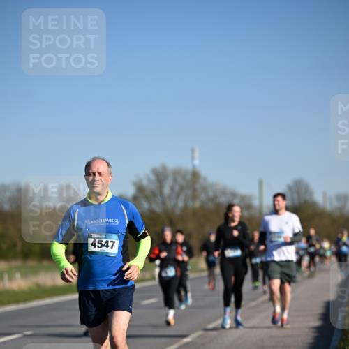 06.04.2025 - 44. Internationalen Wilhelmsburger Insellauf Dr. Thomas Lammeyer http://msf.ph/oto/7557859 06.04.2025 09:33:51 Laufen 4547 meine-sportfotos.de