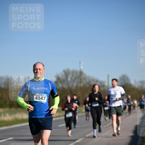 06.04.2025 - 44. Internationalen Wilhelmsburger Insellauf Dr. Thomas Lammeyer http://msf.ph/oto/7557862 06.04.2025 09:33:51 Laufen 4547 meine-sportfotos.de