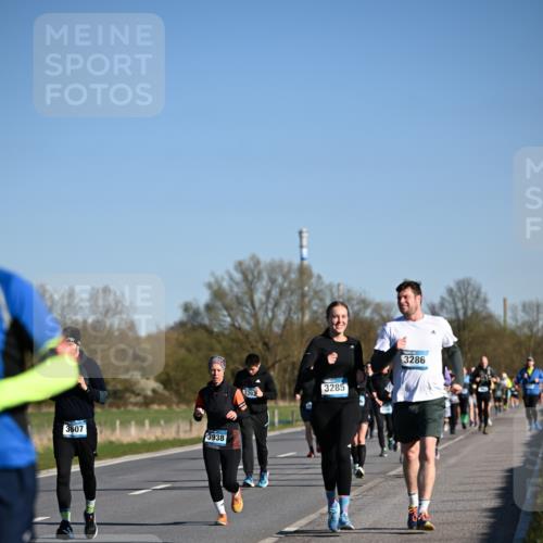 06.04.2025 - 44. Internationalen Wilhelmsburger Insellauf Dr. Thomas Lammeyer http://msf.ph/oto/7557875 06.04.2025 09:33:52 Laufen 3607, 3938, 3393, 3285, 3286 meine-sportfotos.de