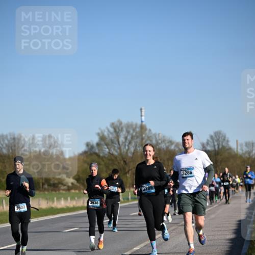 06.04.2025 - 44. Internationalen Wilhelmsburger Insellauf Dr. Thomas Lammeyer http://msf.ph/oto/7557889 06.04.2025 09:33:53 Laufen 3938, 3607, 3393, 3286, 3285 meine-sportfotos.de