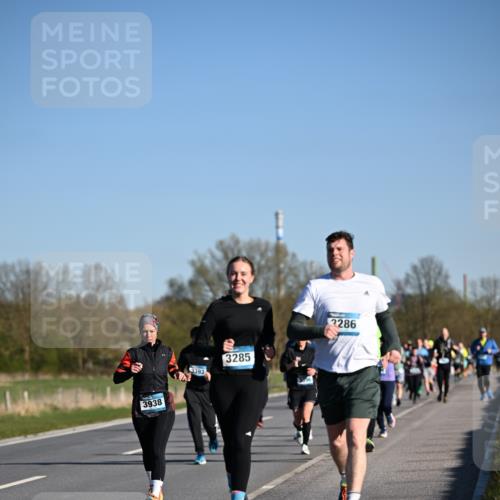 06.04.2025 - 44. Internationalen Wilhelmsburger Insellauf Dr. Thomas Lammeyer http://msf.ph/oto/7557902 06.04.2025 09:33:54 Laufen 3938, 3393, 3285, 3286 meine-sportfotos.de