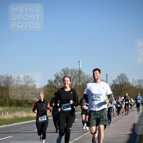 06.04.2025 - 44. Internationalen Wilhelmsburger Insellauf Dr. Thomas Lammeyer http://msf.ph/oto/7557906 06.04.2025 09:33:54 Laufen 3938, 3285, 3286 meine-sportfotos.de