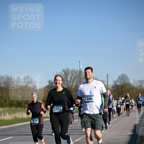 06.04.2025 - 44. Internationalen Wilhelmsburger Insellauf Dr. Thomas Lammeyer http://msf.ph/oto/7557916 06.04.2025 09:33:55 Laufen 3938, 3285, 3286 meine-sportfotos.de