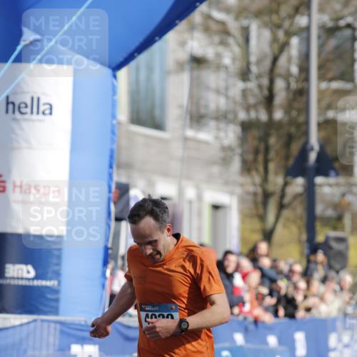 06.04.2025 - 44. Internationalen Wilhelmsburger Insellauf A. Gomolzig http://msf.ph/oto/7557917 06.04.2025 10:05:30 Ziel 4020 meine-sportfotos.de
