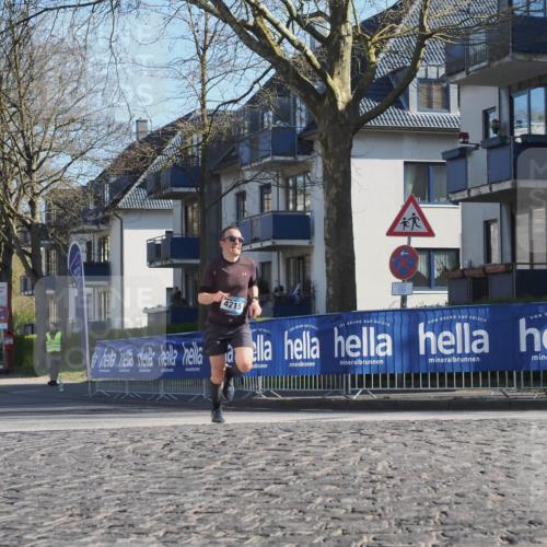06.04.2025 - 44. Internationalen Wilhelmsburger Insellauf Luisa Fischer http://msf.ph/oto/7557926 06.04.2025 10:20:49 Ziel 4215 meine-sportfotos.de