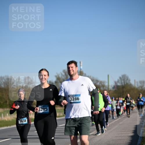 06.04.2025 - 44. Internationalen Wilhelmsburger Insellauf Dr. Thomas Lammeyer http://msf.ph/oto/7557936 06.04.2025 09:33:55 Laufen 3938, 3285, 3286 meine-sportfotos.de