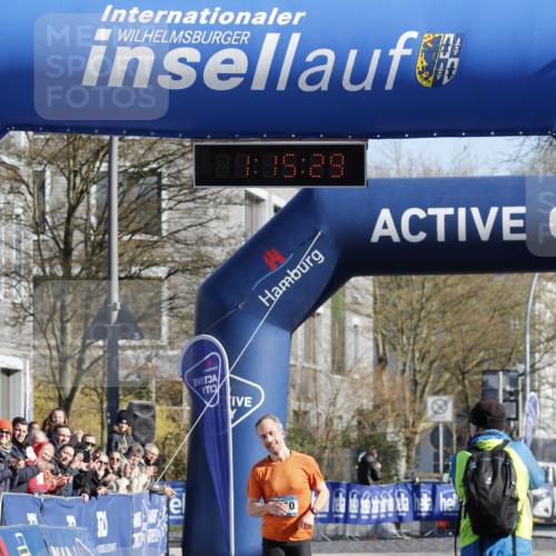 06.04.2025 - 44. Internationalen Wilhelmsburger Insellauf A. Gomolzig http://msf.ph/oto/7557942 06.04.2025 10:05:27 Ziel 4020 meine-sportfotos.de