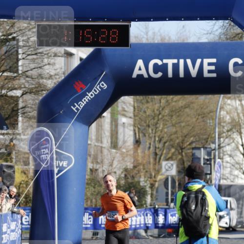 06.04.2025 - 44. Internationalen Wilhelmsburger Insellauf A. Gomolzig http://msf.ph/oto/7557948 06.04.2025 10:05:26 Ziel  meine-sportfotos.de