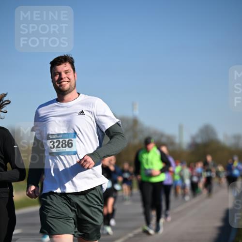 06.04.2025 - 44. Internationalen Wilhelmsburger Insellauf Dr. Thomas Lammeyer http://msf.ph/oto/7557949 06.04.2025 09:33:57 Laufen 3286 meine-sportfotos.de