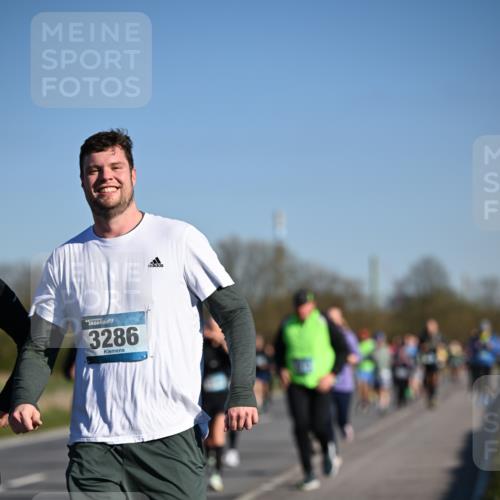 06.04.2025 - 44. Internationalen Wilhelmsburger Insellauf Dr. Thomas Lammeyer http://msf.ph/oto/7557951 06.04.2025 09:33:57 Laufen 3286 meine-sportfotos.de