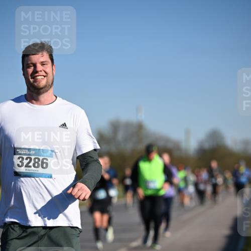 06.04.2025 - 44. Internationalen Wilhelmsburger Insellauf Dr. Thomas Lammeyer http://msf.ph/oto/7557961 06.04.2025 09:33:57 Laufen 44, 3286 meine-sportfotos.de