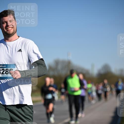 06.04.2025 - 44. Internationalen Wilhelmsburger Insellauf Dr. Thomas Lammeyer http://msf.ph/oto/7557963 06.04.2025 09:33:57 Laufen 3286 meine-sportfotos.de