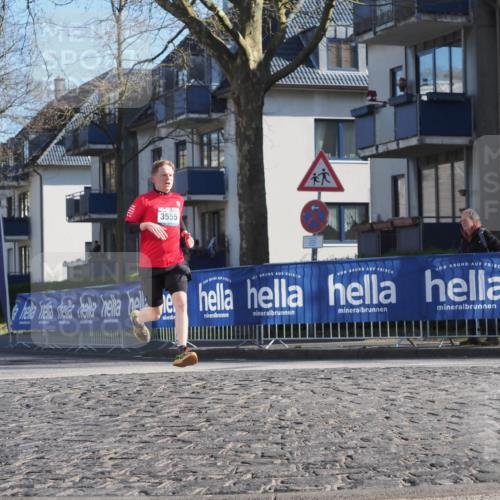 06.04.2025 - 44. Internationalen Wilhelmsburger Insellauf Luisa Fischer http://msf.ph/oto/7557971 06.04.2025 10:21:01 Ziel 3555 meine-sportfotos.de