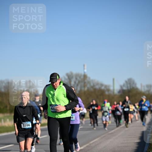 06.04.2025 - 44. Internationalen Wilhelmsburger Insellauf Dr. Thomas Lammeyer http://msf.ph/oto/7557975 06.04.2025 09:34:00 Laufen 3396, 44 meine-sportfotos.de