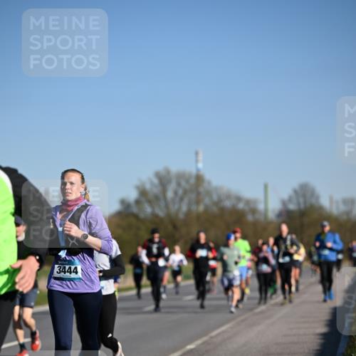 06.04.2025 - 44. Internationalen Wilhelmsburger Insellauf Dr. Thomas Lammeyer http://msf.ph/oto/7557997 06.04.2025 09:34:02 Laufen 3444 meine-sportfotos.de