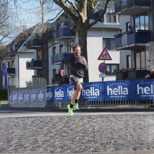 06.04.2025 - 44. Internationalen Wilhelmsburger Insellauf Luisa Fischer http://msf.ph/oto/7558006 06.04.2025 10:21:11 Ziel  meine-sportfotos.de