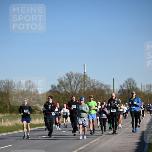 06.04.2025 - 44. Internationalen Wilhelmsburger Insellauf Dr. Thomas Lammeyer http://msf.ph/oto/7558007 06.04.2025 09:34:04 Laufen 3233, 3241, 3732, 4479, 3868, 3405 meine-sportfotos.de