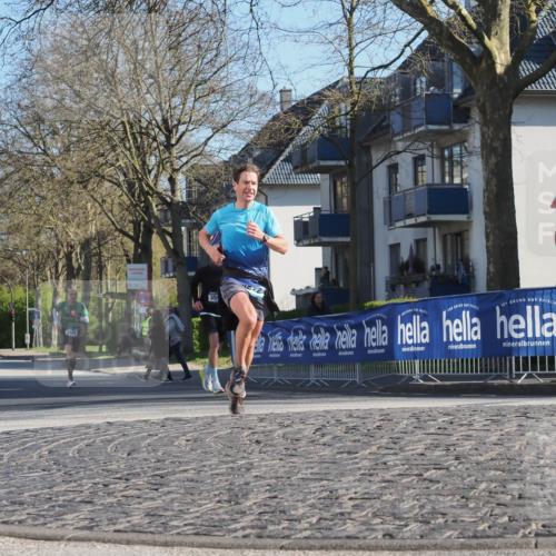 06.04.2025 - 44. Internationalen Wilhelmsburger Insellauf Luisa Fischer http://msf.ph/oto/7558019 06.04.2025 10:21:21 Ziel 359 meine-sportfotos.de