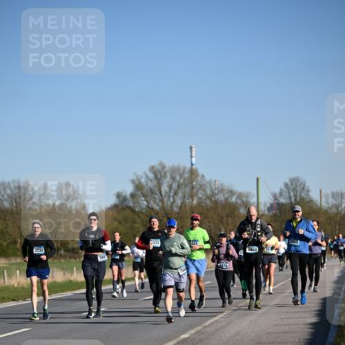 06.04.2025 - 44. Internationalen Wilhelmsburger Insellauf Dr. Thomas Lammeyer http://msf.ph/oto/7558021 06.04.2025 09:34:05 Laufen 3732, 3881, 2233, 3241, 50, 3868, 3405 meine-sportfotos.de