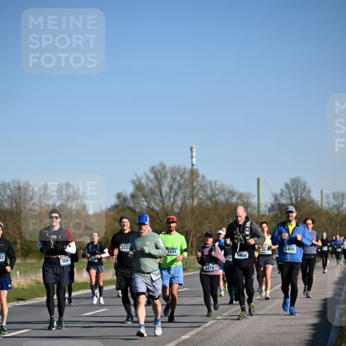 06.04.2025 - 44. Internationalen Wilhelmsburger Insellauf Dr. Thomas Lammeyer http://msf.ph/oto/7558044 06.04.2025 09:34:06 Laufen 32, 3881, 3233, 3241, 356, 4479, 50, 3868, 388, 3405 meine-sportfotos.de