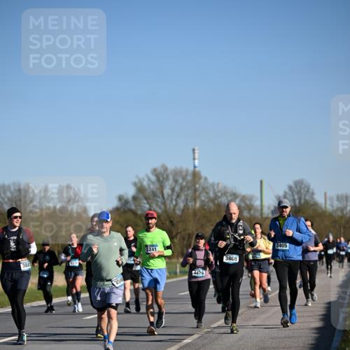 06.04.2025 - 44. Internationalen Wilhelmsburger Insellauf Dr. Thomas Lammeyer http://msf.ph/oto/7558055 06.04.2025 09:34:07 Laufen 388, 6318, 356, 3241, 4479, 3868, 3405 meine-sportfotos.de