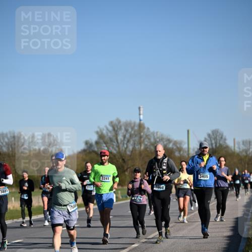 06.04.2025 - 44. Internationalen Wilhelmsburger Insellauf Dr. Thomas Lammeyer http://msf.ph/oto/7558063 06.04.2025 09:34:08 Laufen 3881, 3568, 3704, 3241, 479, 3868, 3888, 3405 meine-sportfotos.de