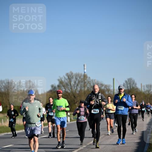 06.04.2025 - 44. Internationalen Wilhelmsburger Insellauf Dr. Thomas Lammeyer http://msf.ph/oto/7558067 06.04.2025 09:34:08 Laufen 3704, 324, 4479, 3868, 3888, 3405 meine-sportfotos.de
