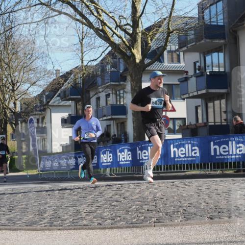 06.04.2025 - 44. Internationalen Wilhelmsburger Insellauf Luisa Fischer http://msf.ph/oto/7558095 06.04.2025 10:21:48 Ziel 35, 4541, 5030 meine-sportfotos.de