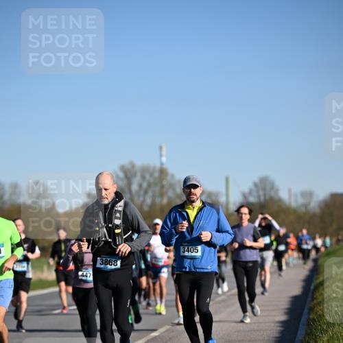 06.04.2025 - 44. Internationalen Wilhelmsburger Insellauf Dr. Thomas Lammeyer http://msf.ph/oto/7558097 06.04.2025 09:34:11 Laufen 447, 3868, 3405 meine-sportfotos.de