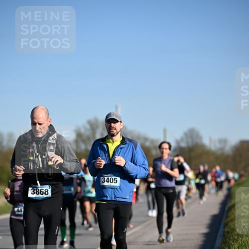06.04.2025 - 44. Internationalen Wilhelmsburger Insellauf Dr. Thomas Lammeyer http://msf.ph/oto/7558114 06.04.2025 09:34:12 Laufen 3868, 3405 meine-sportfotos.de