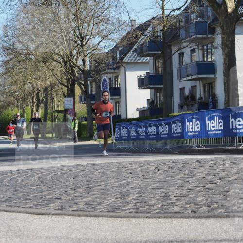 06.04.2025 - 44. Internationalen Wilhelmsburger Insellauf Luisa Fischer http://msf.ph/oto/7558124 06.04.2025 10:22:03 Ziel 4548, 3461, 4590 meine-sportfotos.de