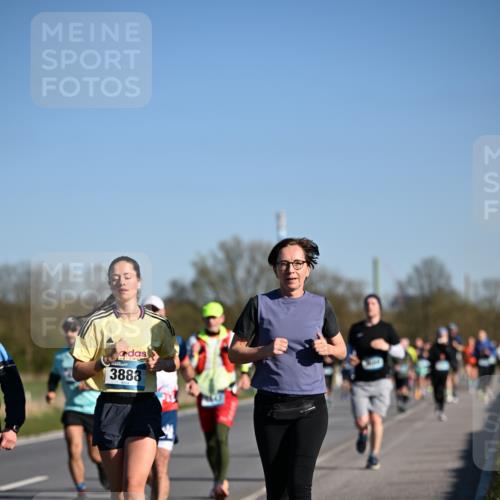 06.04.2025 - 44. Internationalen Wilhelmsburger Insellauf Dr. Thomas Lammeyer http://msf.ph/oto/7558152 06.04.2025 09:34:15 Laufen 3883 meine-sportfotos.de