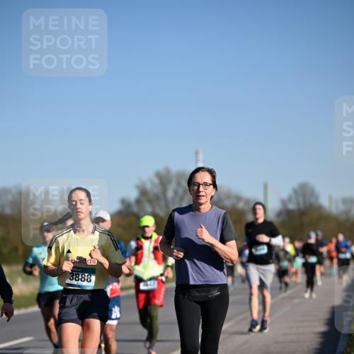 06.04.2025 - 44. Internationalen Wilhelmsburger Insellauf Dr. Thomas Lammeyer http://msf.ph/oto/7558154 06.04.2025 09:34:15 Laufen 3888, 443 meine-sportfotos.de