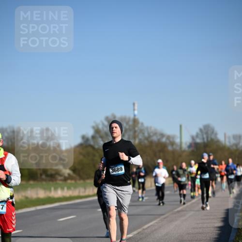 06.04.2025 - 44. Internationalen Wilhelmsburger Insellauf Dr. Thomas Lammeyer http://msf.ph/oto/7558188 06.04.2025 09:34:18 Laufen 7, 3689 meine-sportfotos.de