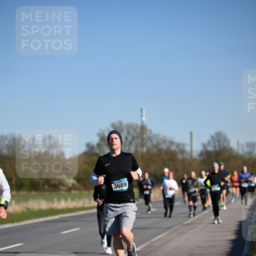 06.04.2025 - 44. Internationalen Wilhelmsburger Insellauf Dr. Thomas Lammeyer http://msf.ph/oto/7558193 06.04.2025 09:34:18 Laufen 3689 meine-sportfotos.de