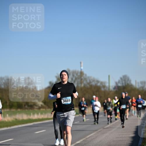 06.04.2025 - 44. Internationalen Wilhelmsburger Insellauf Dr. Thomas Lammeyer http://msf.ph/oto/7558195 06.04.2025 09:34:18 Laufen 3689 meine-sportfotos.de