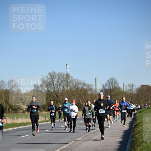 06.04.2025 - 44. Internationalen Wilhelmsburger Insellauf Dr. Thomas Lammeyer http://msf.ph/oto/7558223 06.04.2025 09:34:21 Laufen 3495, 4539, 4538, 4599 meine-sportfotos.de