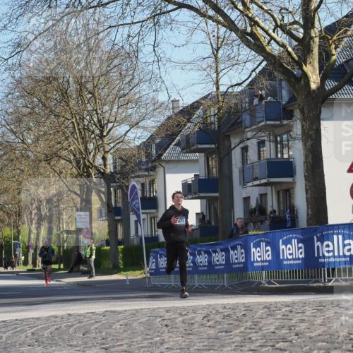 06.04.2025 - 44. Internationalen Wilhelmsburger Insellauf Luisa Fischer http://msf.ph/oto/7558235 06.04.2025 10:22:49 Ziel 071 meine-sportfotos.de