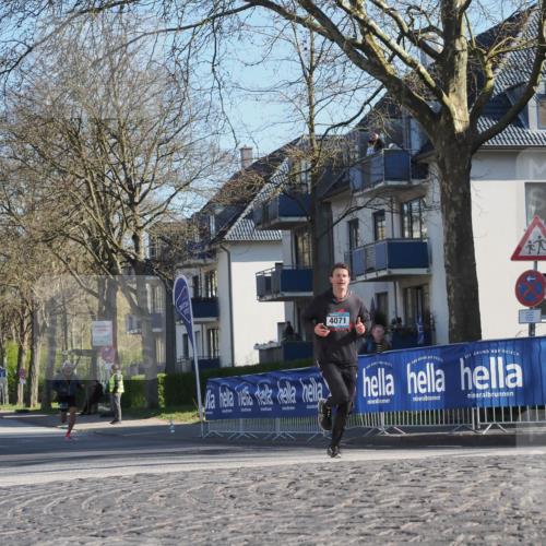 06.04.2025 - 44. Internationalen Wilhelmsburger Insellauf Luisa Fischer http://msf.ph/oto/7558244 06.04.2025 10:22:50 Ziel 4071 meine-sportfotos.de