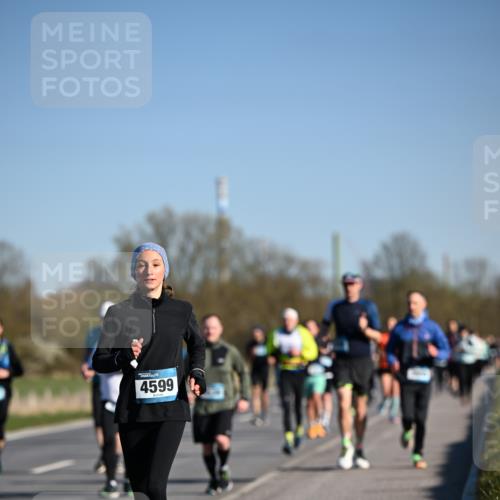 06.04.2025 - 44. Internationalen Wilhelmsburger Insellauf Dr. Thomas Lammeyer http://msf.ph/oto/7558258 06.04.2025 09:34:25 Laufen 4599 meine-sportfotos.de