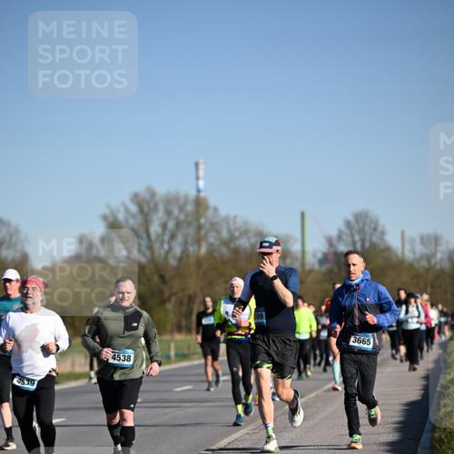 06.04.2025 - 44. Internationalen Wilhelmsburger Insellauf Dr. Thomas Lammeyer http://msf.ph/oto/7558273 06.04.2025 09:34:27 Laufen 4539, 4538, 189, 3665 meine-sportfotos.de