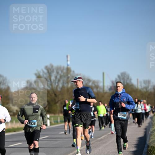 06.04.2025 - 44. Internationalen Wilhelmsburger Insellauf Dr. Thomas Lammeyer http://msf.ph/oto/7558285 06.04.2025 09:34:28 Laufen 4538, 3489, 3665 meine-sportfotos.de