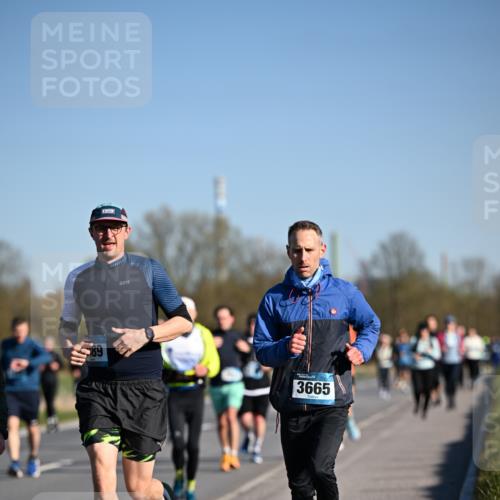 06.04.2025 - 44. Internationalen Wilhelmsburger Insellauf Dr. Thomas Lammeyer http://msf.ph/oto/7558317 06.04.2025 09:34:30 Laufen 89, 3665, 17 meine-sportfotos.de