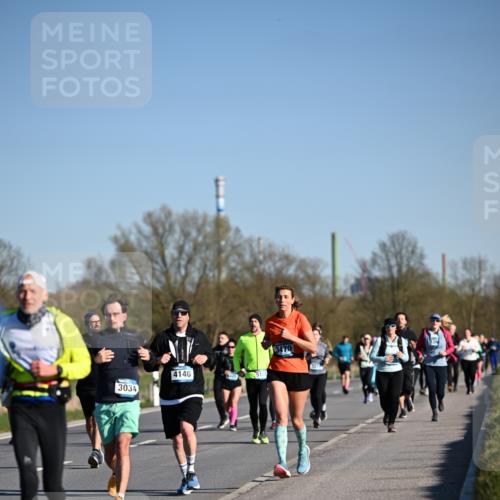 06.04.2025 - 44. Internationalen Wilhelmsburger Insellauf Dr. Thomas Lammeyer http://msf.ph/oto/7558362 06.04.2025 09:34:33 Laufen 3034, 4140 meine-sportfotos.de