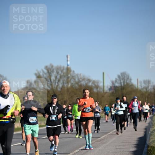 06.04.2025 - 44. Internationalen Wilhelmsburger Insellauf Dr. Thomas Lammeyer http://msf.ph/oto/7558369 06.04.2025 09:34:33 Laufen 3034, 4140, 3470 meine-sportfotos.de