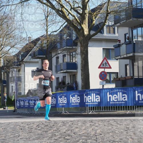 06.04.2025 - 44. Internationalen Wilhelmsburger Insellauf Luisa Fischer http://msf.ph/oto/7558383 06.04.2025 10:24:04 Ziel 4424 meine-sportfotos.de