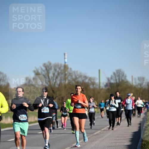 06.04.2025 - 44. Internationalen Wilhelmsburger Insellauf Dr. Thomas Lammeyer http://msf.ph/oto/7558385 06.04.2025 09:34:33 Laufen 3034, 4140, 3470 meine-sportfotos.de