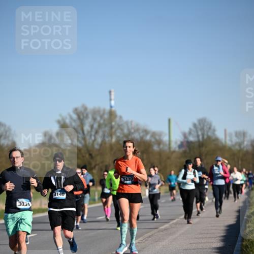 06.04.2025 - 44. Internationalen Wilhelmsburger Insellauf Dr. Thomas Lammeyer http://msf.ph/oto/7558398 06.04.2025 09:34:34 Laufen 3034, 4140, 3470 meine-sportfotos.de