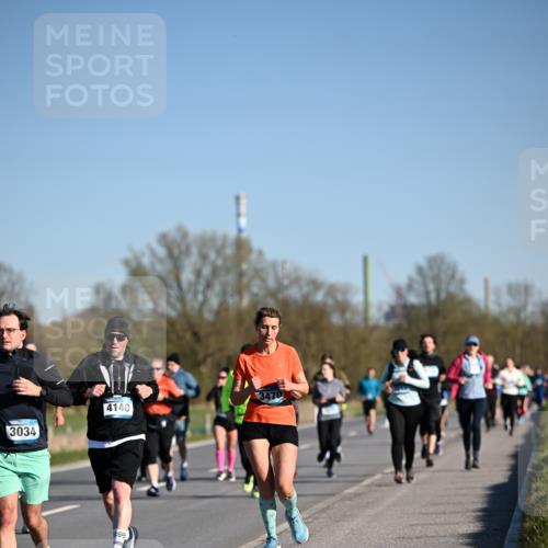 06.04.2025 - 44. Internationalen Wilhelmsburger Insellauf Dr. Thomas Lammeyer http://msf.ph/oto/7558405 06.04.2025 09:34:34 Laufen 3034, 4140, 3470 meine-sportfotos.de