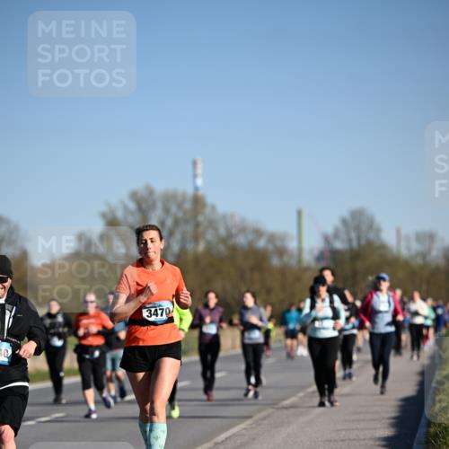 06.04.2025 - 44. Internationalen Wilhelmsburger Insellauf Dr. Thomas Lammeyer http://msf.ph/oto/7558436 06.04.2025 09:34:36 Laufen 40, 3470 meine-sportfotos.de